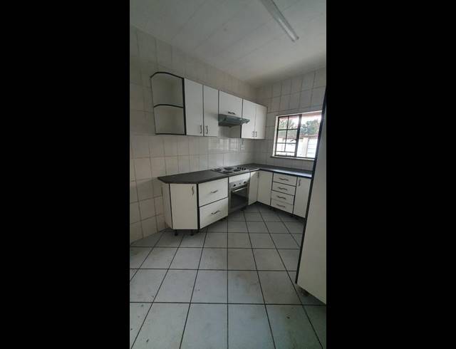 2 BEDROOM APARTMENT FOR SALE IN WYCHWOOD